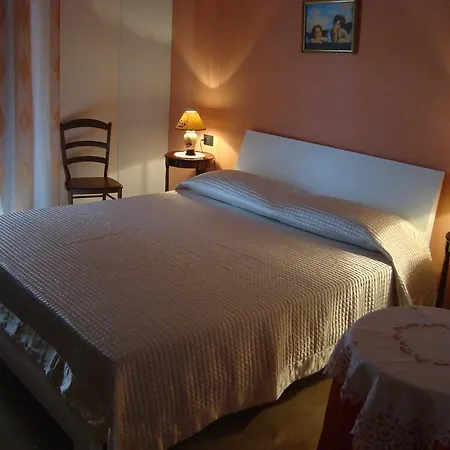 Le Tre Rose Di Maria Bed & Breakfast Noto